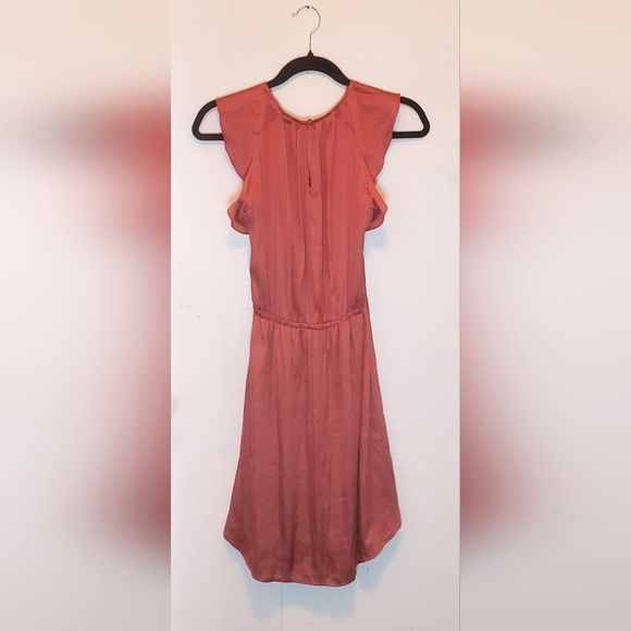 Satin copper mini dress with tie waist - Picture 2 of 3